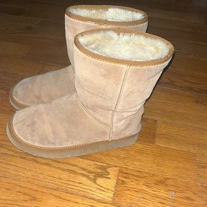 UGGs sand mid-rise classic boot women's size 9